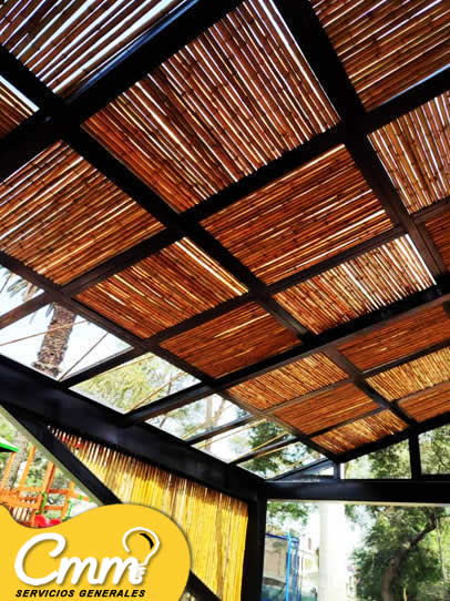 esculturas en fibra de vidrio y madera